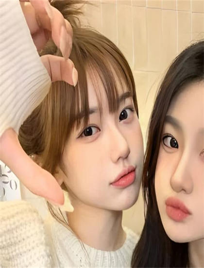 黑色电影技术揭秘：长江图的创作历程与幕后故事 ——黑色电影的专业鉴赏